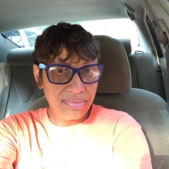 Meet your Posher, Monica - Picture 3 of 3